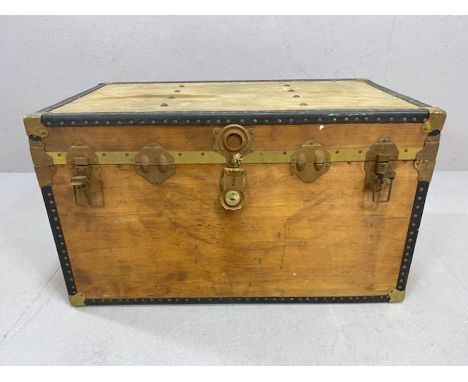 Plywood metal bound travel trunk, approx 90cm x 52cm x 53cm 