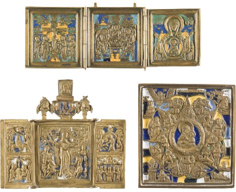 SAMMLUNG VON DREI BRONZE-IKONEN: DARTELLUNGEN DER GOTTESMUTTER, KRUZIFIX SOWIE ALTTESTAMENTLICHE DREIFALTIGKEIT Russland, 18.