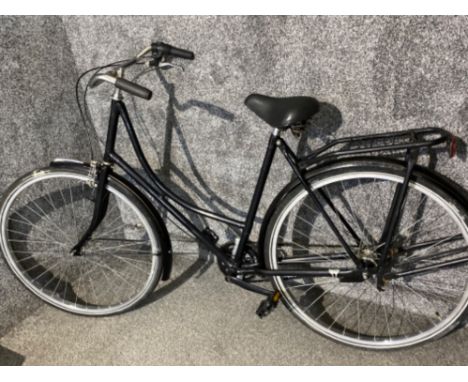 Classic vintage Dutch town bike - shop assist, in black