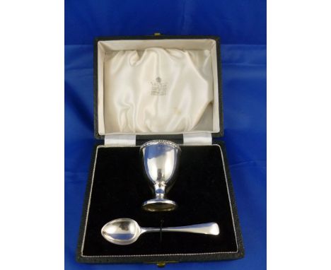A silver egg cup, Sheffield 1961 and spoon, London 1946, combined weight 2.13ozt, 66.3g, in fitted case