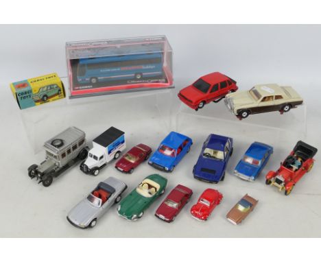 Corgi Toys - Dinky Toys - Others - An group of predominately unboxed diecast model vehicles in various scales. Lot includes D