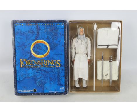 New Line Cinema - Lord Of The Rings - A boxed The Return Of The KIng 12" figure with accessories. # 000211. This 2004 dated m