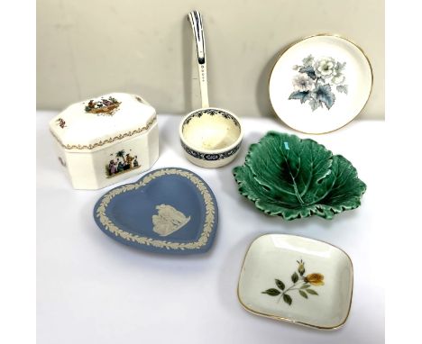 A group of assorted china, to include, Aynsley Pembroke patter bowl, 12cm, Royal Worcester lidded box, Minton ladle, (A Lot).