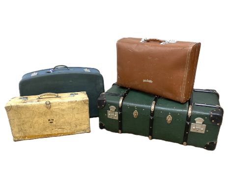 A group of three vintage traveling cases and a trunk, 34 x 91 x 52 cm. (4)