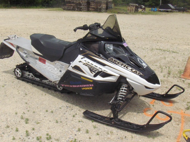 2008 ARCTIC CAT 570 F570 4UF08SNWX8T116634 snowmobile, owner started at ...