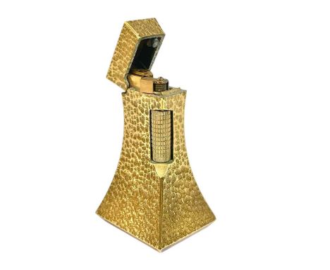 A Dunhill Wheatsheaf table lighter. Height 7cm.