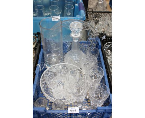 A quantity of glass including decanter, fruit bowl,vase, wine glasses etc