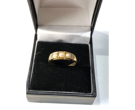 Antique 18ct gold seed-pearl ring set with 3 pearls missing tiny edge seed-pearls  weight 4.3g 