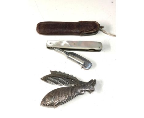 Elkington mop handle folding shaving knife and fish comb please see images for details as they are part of the description 