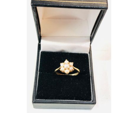 9ct gold pearl cluster ring weight 2g 