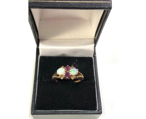 9ct gold ornate opal &amp; ruby ring weight 4.4g 