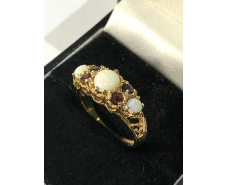 9ct gold opal garnet ring weight 2.9g 