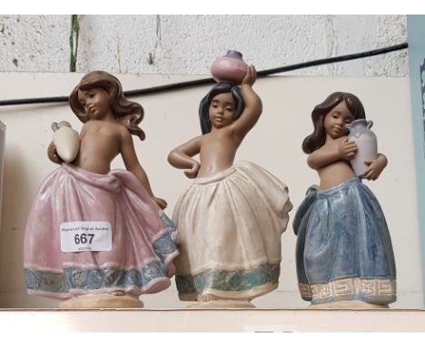 Three small Lladro girl figuresCondition:- Good, no sign of any damage or repair.