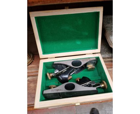 Two planes in fitted box, by Faithfull tools. 