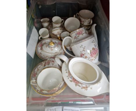A Royal Doulton Canton china tea service. 
