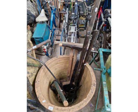 A quantity of vintage farming tools to include silage cutter, turfing spade &amp; a clay spade etc. 