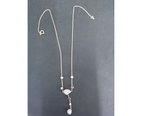 A 9ct yellow gold pearl necklace - Length 43cm - approx weight 4.5 grams - marked 9ct
