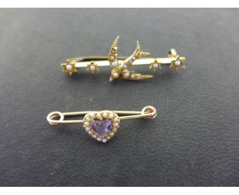Two yellow gold pearl brooches - Weight approx. 4.5gmsCondition report: Clean condition slight bending to pins 