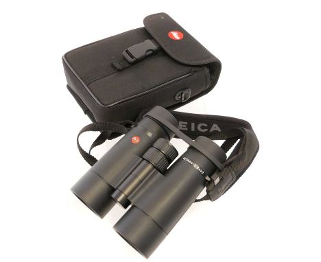 Leica Ultravid binoculars Leica Ultravid 8x42 binoculars, serial number 1582565, with branded carry case.15cm longThe binocul