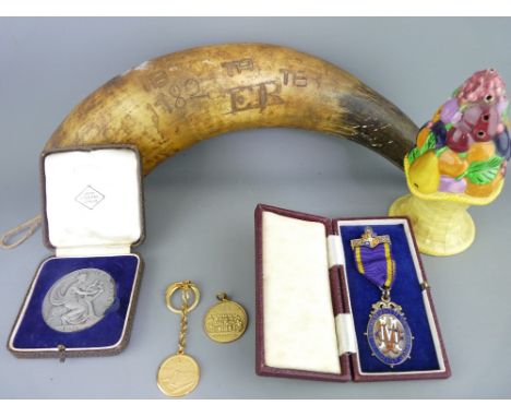 MIXED GROUP OF COLLECTABLES to include silver and enamel medallion for 'Independent Order of Odd Fellows', cased John Pinches
