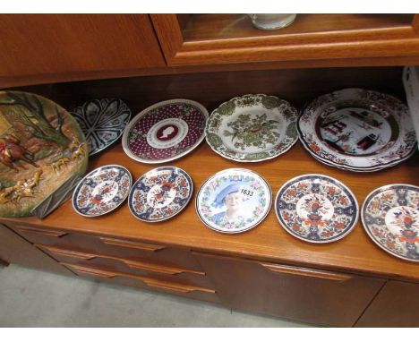 Ten assorted collector's plates including Wedgwood, Doulton etc., COLLECT ONLY.