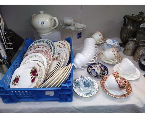 A collection of vintage cups and saucers, good lot of small plates and a Spode teapot