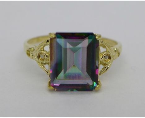 A 9ct gold, mystic topaz and diamond ring, weight 1.8g, size O