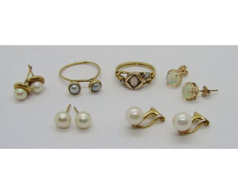 Collection of 9ct jewellery comprising a stylised pearl ring and three pairs of pearl earrings, an opal ring and pair of opal