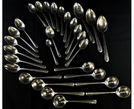 An American Towle candlelight sterling silver flatware, consisting of, 8 Dinner knives, 8 Dinner forks, 10 Tea spoons, 6 Side