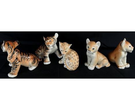 Melba ware Beswick and Russian safari figures including lions, tigers, rhino and hippo etc (10)