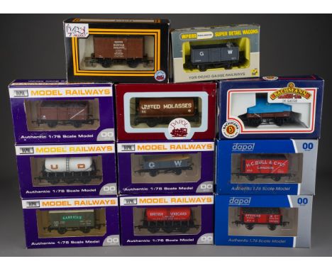 Assortment of OO Gauge wagons from Bachmann, Wrenn, and Dapol x 11