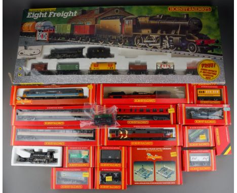 A box of assorted Hornby 00 Gauge railwayana includes open wagons, level crossing, assorted R.886 CL47 Loco Scotrail Greyfrie