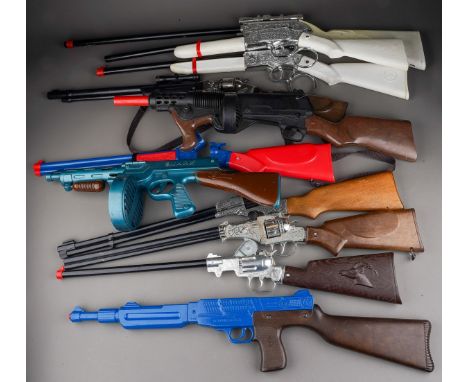 A selection of toy guns to include Marx, Gohner, Gonzhaler, etc