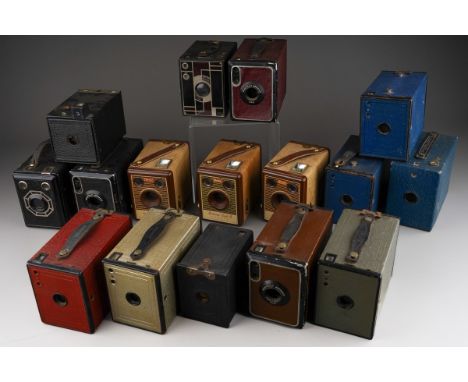 Assorted vintage Kodak Brownie cameras, case colours including brown, red, navy, etc including 8 x NO 2 No 120s cameras; 1 x 