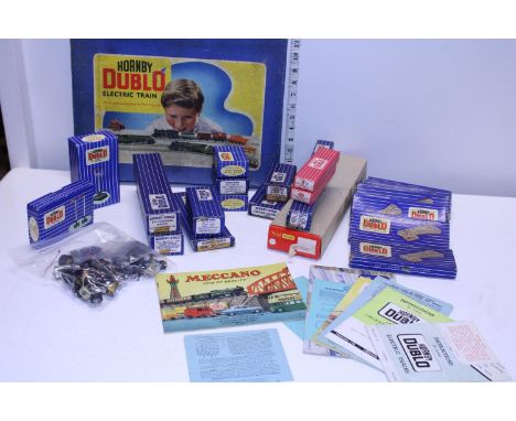 A job lot of empty vintage Hornby Dublo boxes 