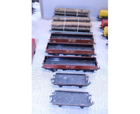 A selection of vintage Hornby goods wagons 