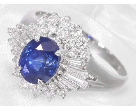 Ring: hochfeiner vintage Platinring in neuwertigem Zustand, ca. 2,5ct: Ca. Ø16,5mm, Ringgröße 52, ca. 5,6g, Platin, aufwändig