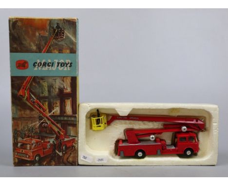 Corgi Fire Engine in original box No. 1127 