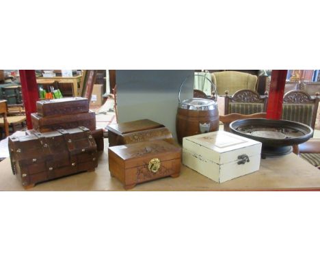 Collection of woodenware and music boxes 