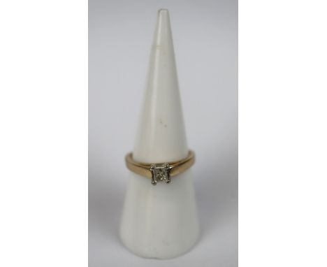 14ct gold diamond set ring - Ring size: N 