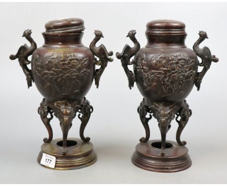 Pair of bronze incense burners - Approx H: 28cm 