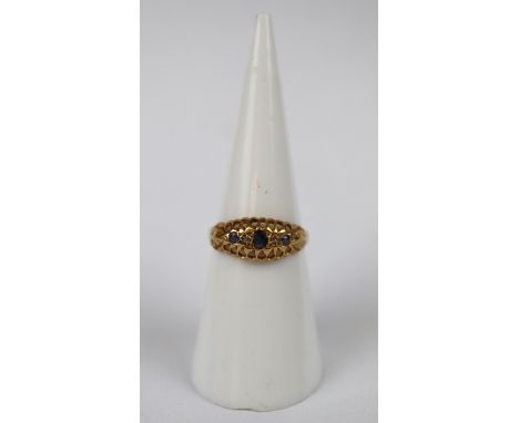 18ct sapphire &amp; diamond set ring - Ring size: L 