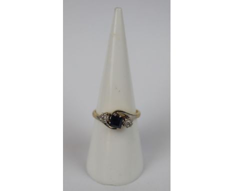 18ct gold &amp; platinum sapphire &amp; diamond ring - Ring size: N 