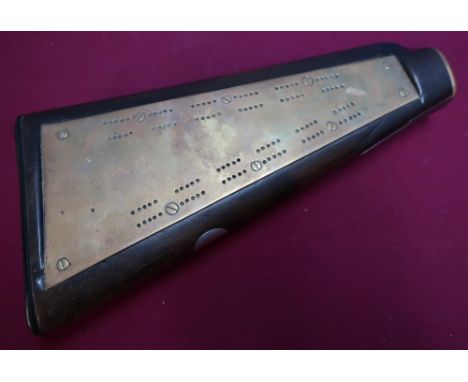 Gunstock cribbage board with three turned brass bun feet and inset playing board 