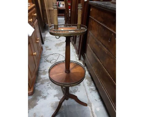 Reproduction lamp table and cake stand