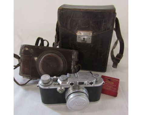 Leica D.R.P Ernst Leitz Wetzlar camera no 332444 with case etc