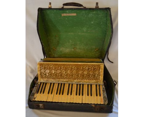 Mariotti accordion in a case&nbsp;