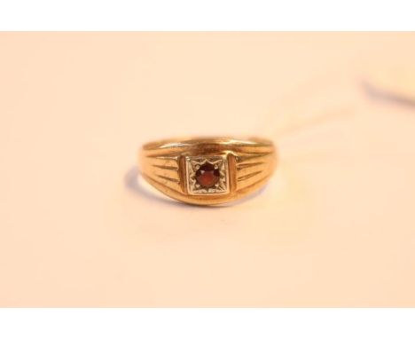 Gents 9ct Gold Ruby set ring Size X. 3.8g total weight 