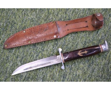 William Rodgers style hunting knife in embossed leather scabbard. 24cm in Length 