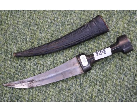 Khanjar Vintage Oman type Dagger in Scabbard. 33cm in Length 